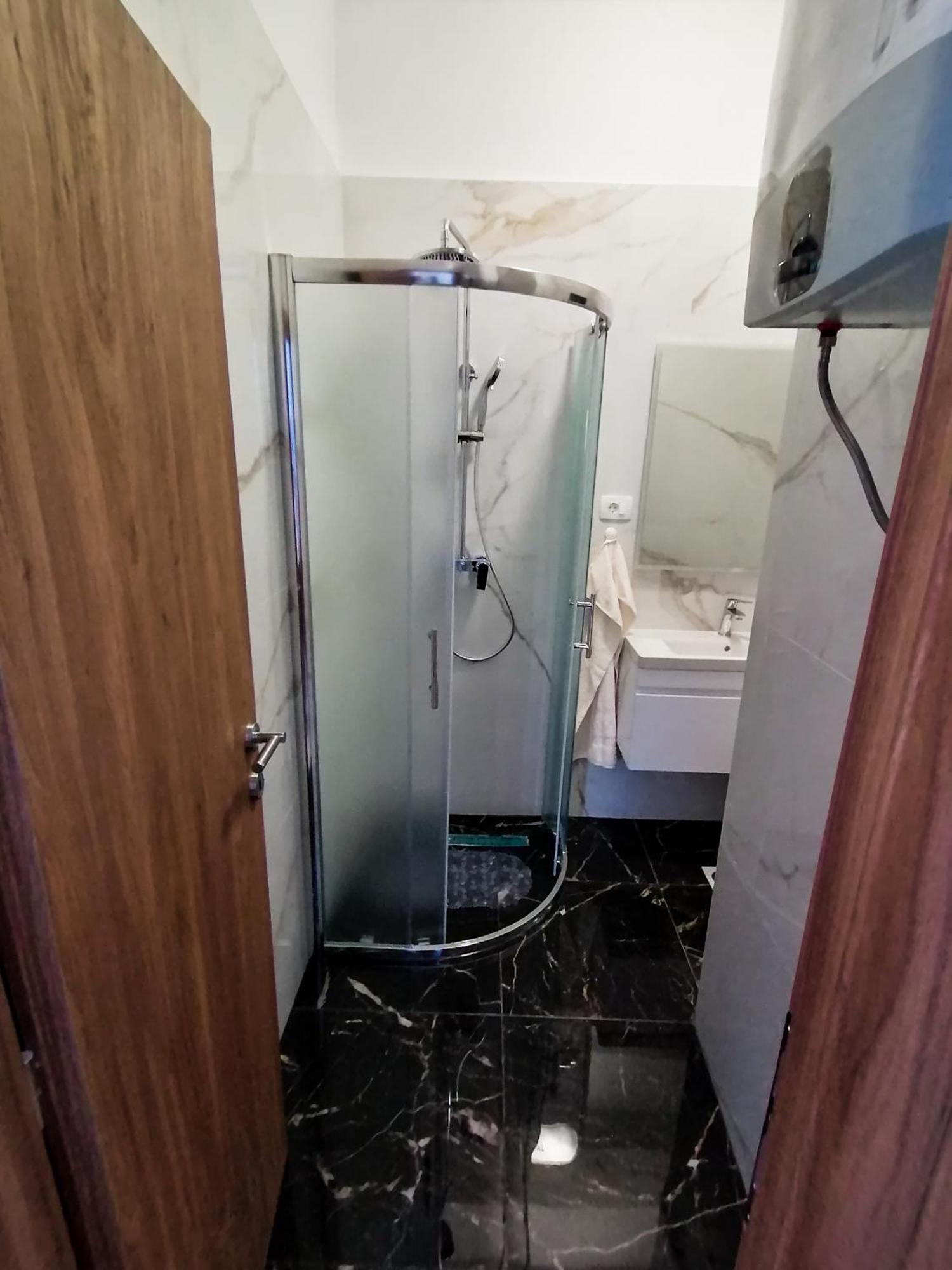 Vila Dolani كليك المظهر الخارجي الصورة